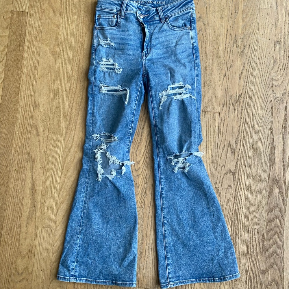 American Eagle Outfitters Hi-Rise Flare Jeans size 4 short